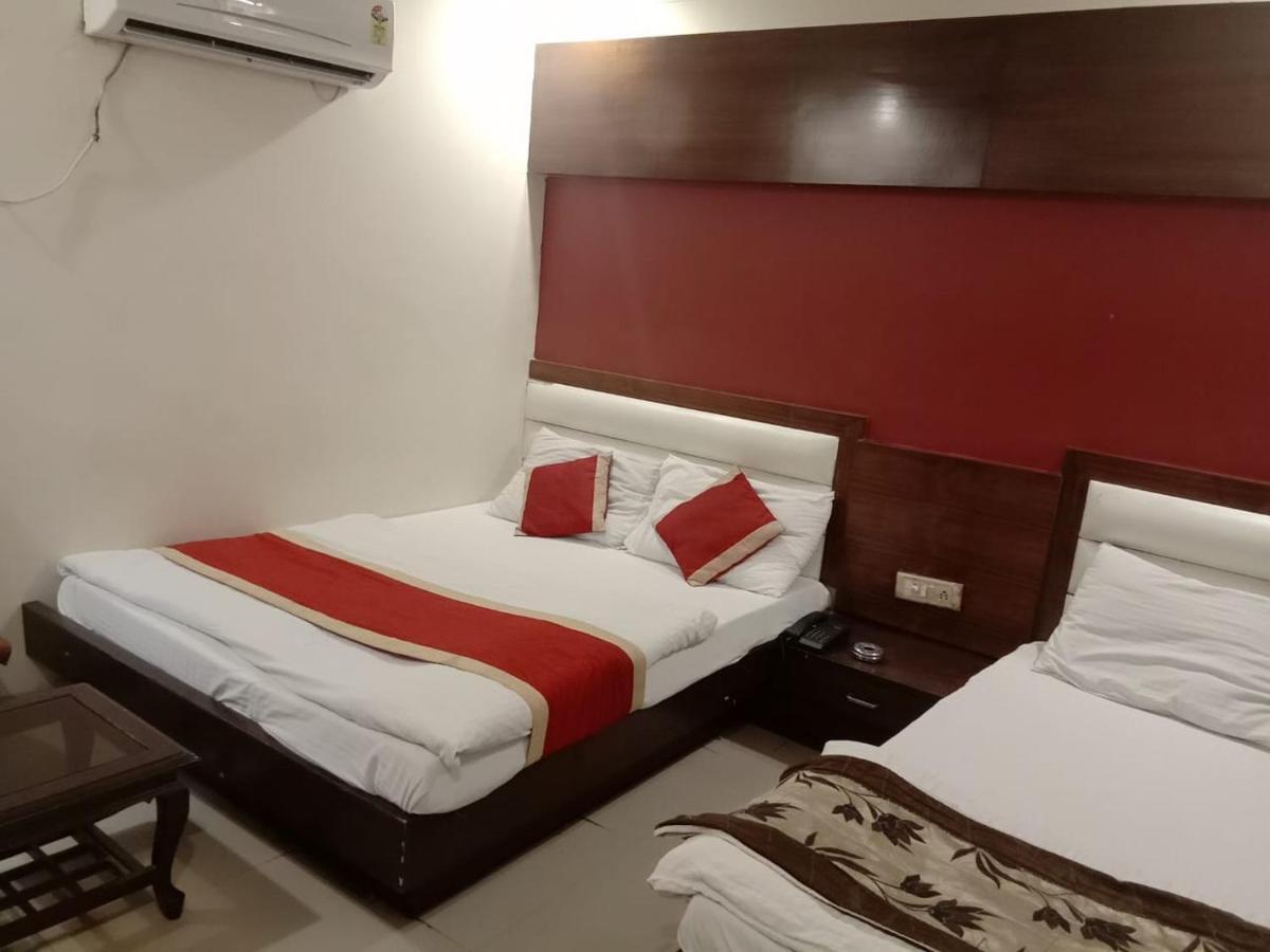 Hotel Star Palace Yeni Delhi Dış mekan fotoğraf